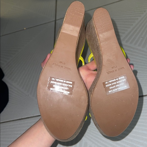 Steve Madden Yellow Wedge Sandals (love island vibes) - Picture 3 of 4